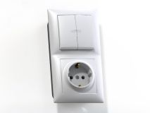 СЕЛЕНА Блок комбинированный с/у выключатель 2-хклавишный с подсвет, +розетка 2К+З БКВР-421, белый 8217 Кунцево-Электро