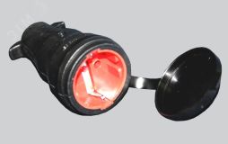 Гнездо с крышкой и с захватом 16А 250V 2P IP44 с/з КАУЧУКОВАЯ Fetih (15/150 уп/кор) F-208K Промрукав
