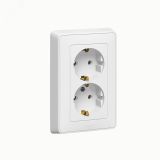 Cariva Розетка с заземлением 2К+З немецкий стандарт белая 695948 Legrand