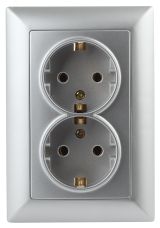 Розетка Intro Solo 4-205-03 с заземлением двойная 2X2P+E Schuko, 16А-250В, IP20, СУ, алюминий Б0053664 ЭРА
