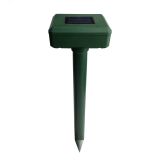 UDR-S50 SOL GREEN Устройство для отпугивания кротов и змей, на солнечной батарее. Изменяющаяся частота вибрации. Аккумулятор в/к. IP44. Зеленый. TM UL-00000854 Uniel