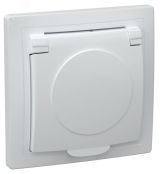 КВАРТА Розетка с заземлением с крышкой белая ERK15-K01-16-DM IEK