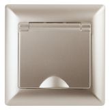 Розетка 2P+E Schuko с крышкой, 16А-250В, СУ, Solo, шампань, 4-203-04 Б0043322 ЭРА