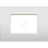 LivingLight Рамка AIR 3 поста Белый жемчуг LNC4803PR BTicino